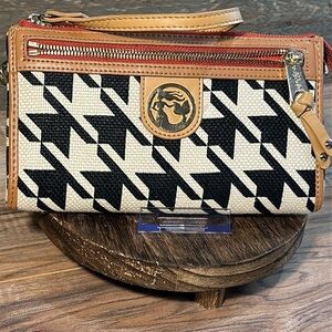 Spartina Daufuskie Island Houndstooth Wristlet GUC Wonderful Condition
